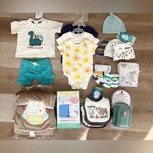Brand new Clothes & Essentials Bundle for newborn baby 0-6M